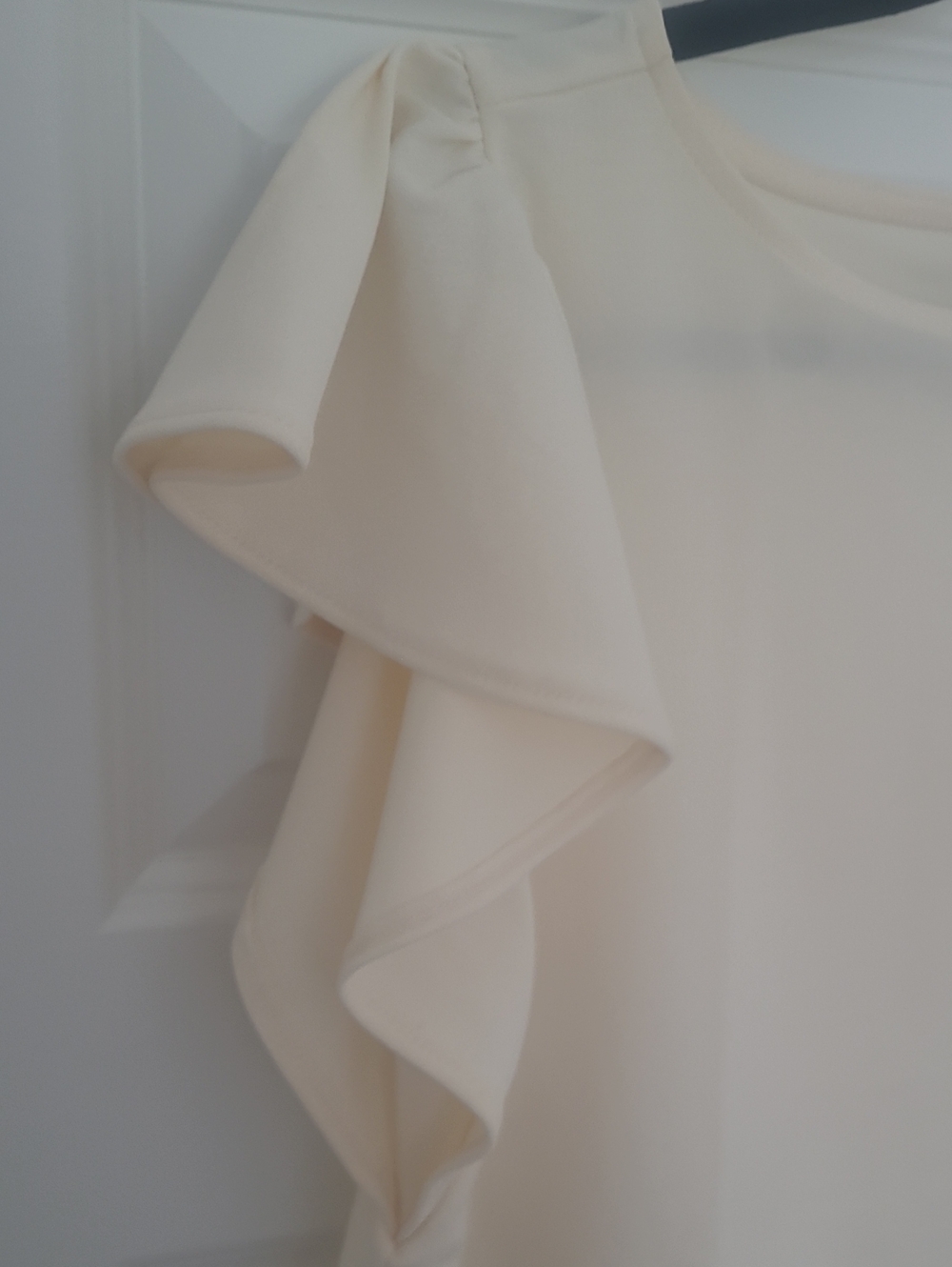 Ann Taylor  Cream Ruffle Sleeve Blouse - Picture 3 of 5